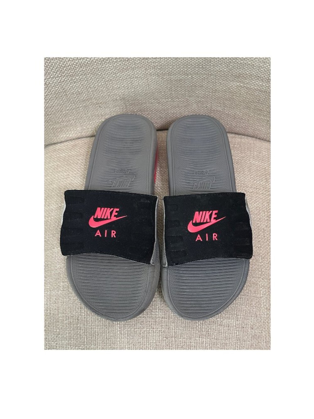 Nike Youth Slip on Sandals Black Leather With Red Size Y6